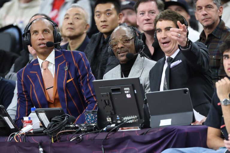 Snoop Dogg Commentary