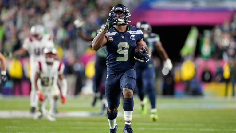 Super_Bowl_Football_98961_7903x4446_(0,157)