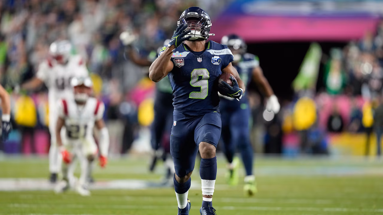 Super_Bowl_Football_98961_7903x4446_(0,157)