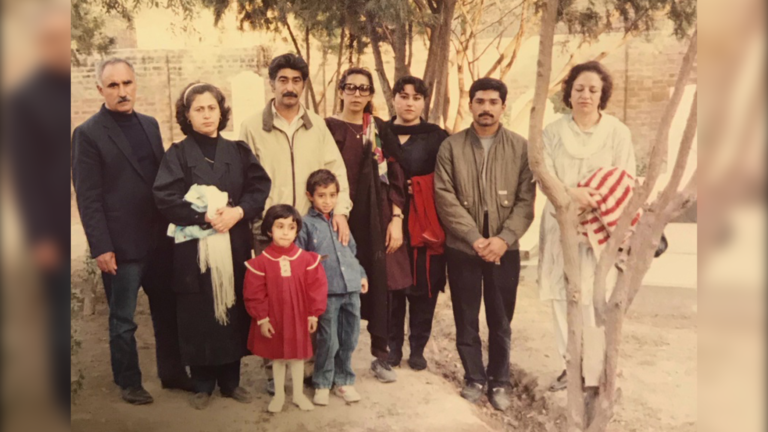 iranian-family-photo