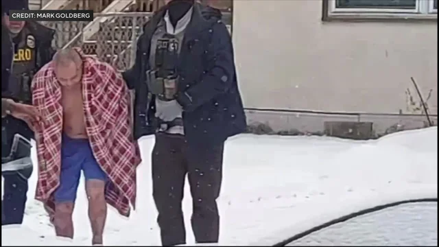 4p-sotvo-undressed-man-arrest-wcco9mkz