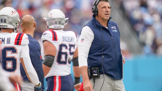 86789526007-titans-v-patriots-042