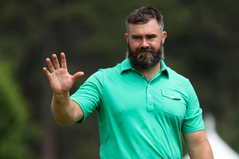 GettyImages-2161499216-jason-kelce-shows-off-daughter-wyatt-golf-swing